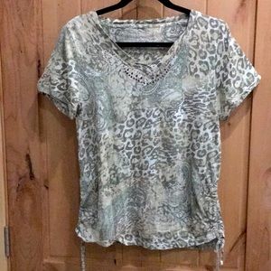Gloria Vanderbilt short sleeve top